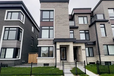 1818 Donald Cousens Parkway, Markham, ON L6B 0V5