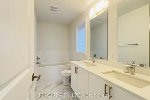1818 Donald Cousens Parkway, Markham, ON L6B 0V5
