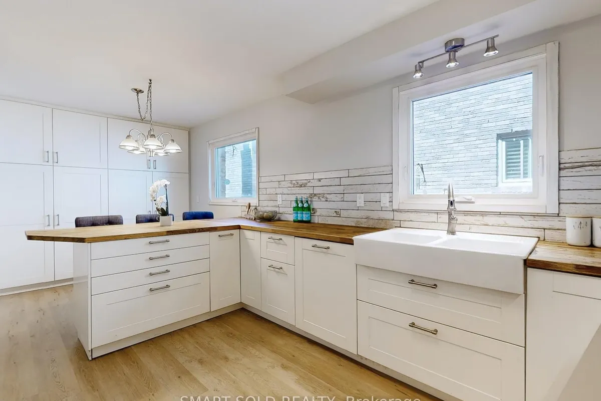 168 Stephen Street, Richmond Hill, ON L4C 5R1