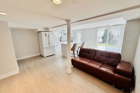 7 Captain Francis Drive, Markham, ON L3R 9C7