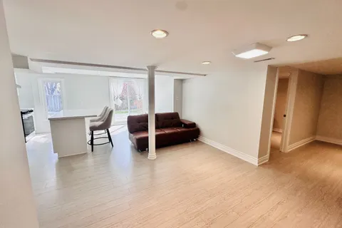 7 Captain Francis Drive, Markham, ON L3R 9C7