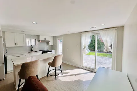 7 Captain Francis Drive, Markham, ON L3R 9C7
