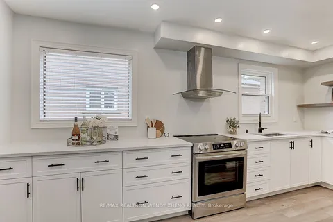 12 WOOLEN MILL Road, Markham, ON L3P 6X4