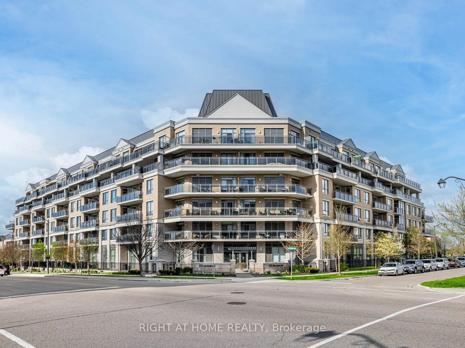 111 Civic Square Gate, Aurora, ON L4G 0S6