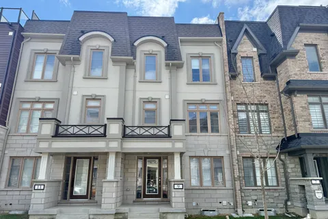 9 Guardhouse Crescent, Markham, ON L6C 3J7