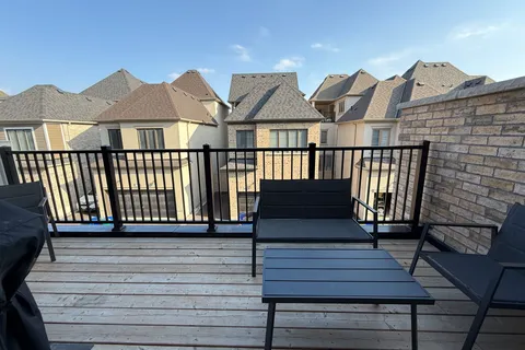 9 Guardhouse Crescent, Markham, ON L6C 3J7