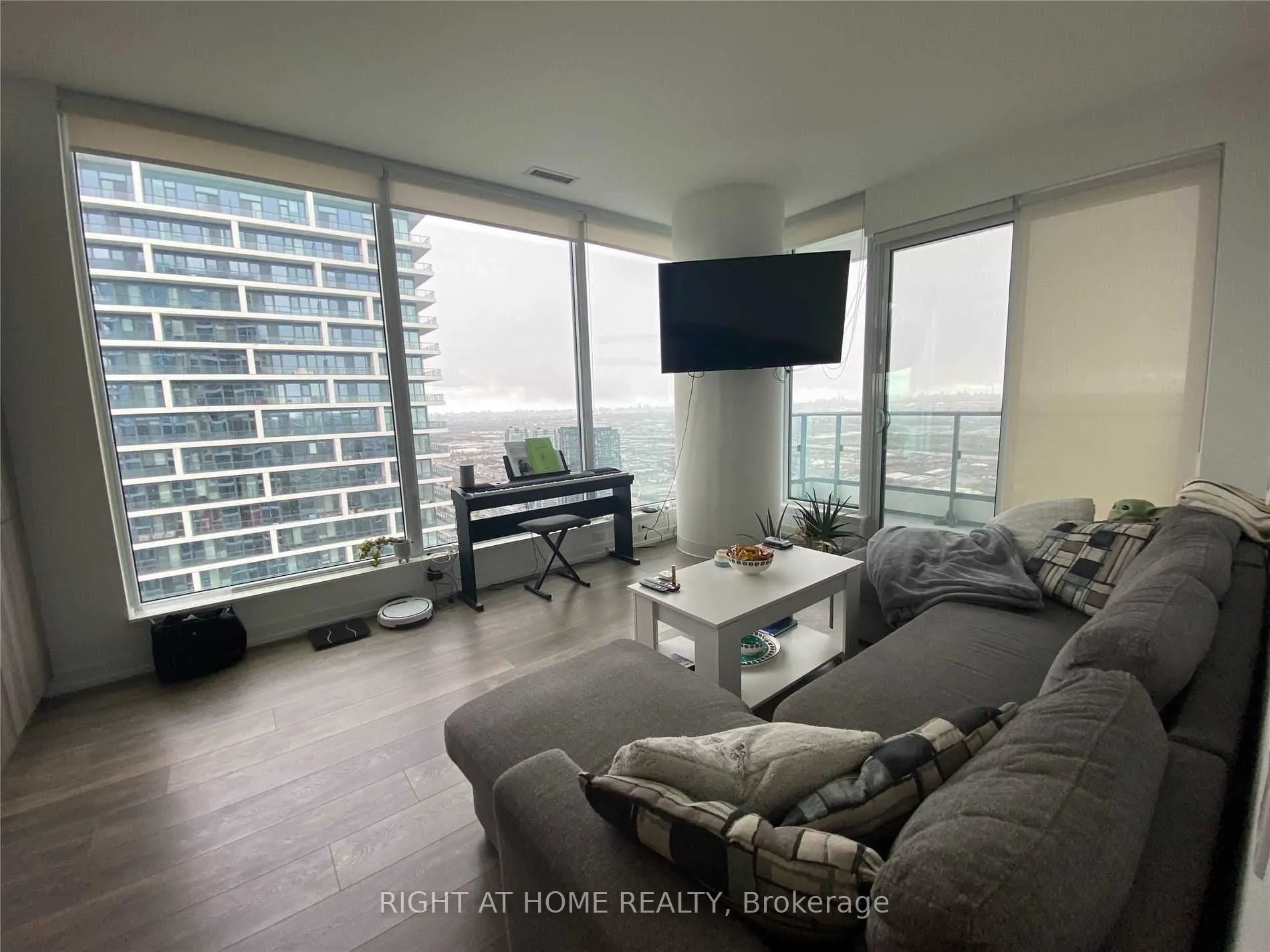 898 Portage Parkway, Vaughan, ON L4K 0J6