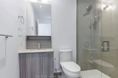 898 Portage Parkway, Vaughan, ON L4K 0J6
