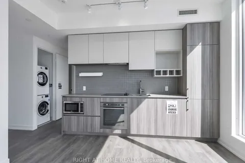 898 Portage Parkway, Vaughan, ON L4K 0J6