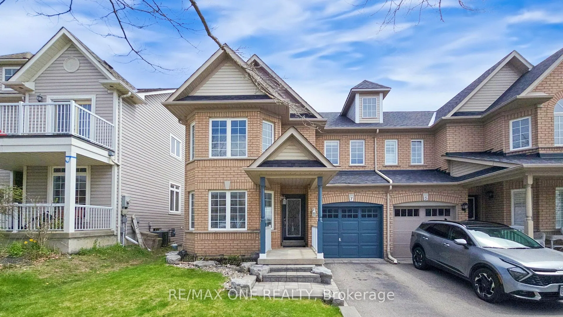 7 Laurendale Avenue, Georgina, ON L4P 4A8
