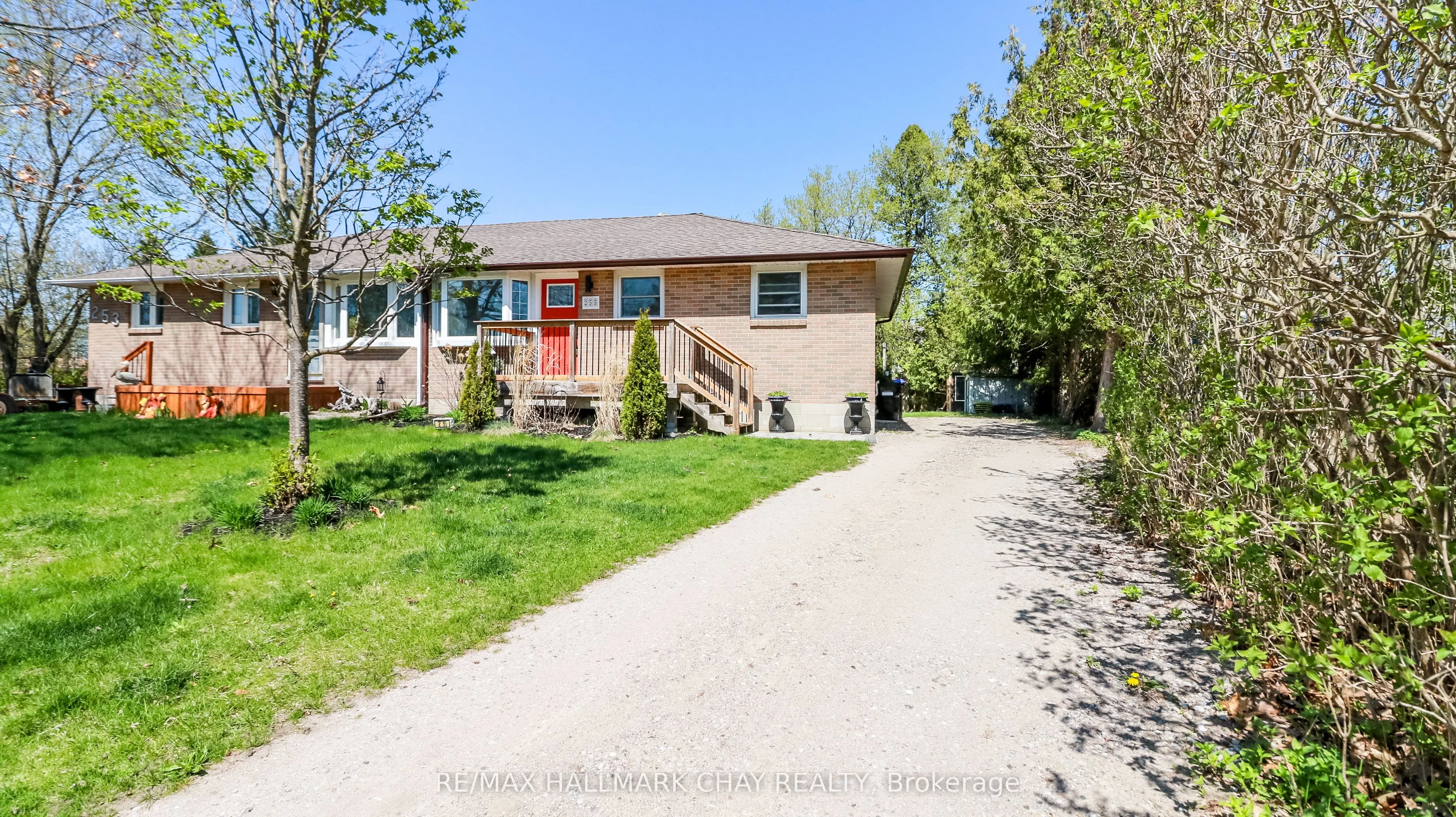 255 Calford Street, Essa, ON L0M 1B0