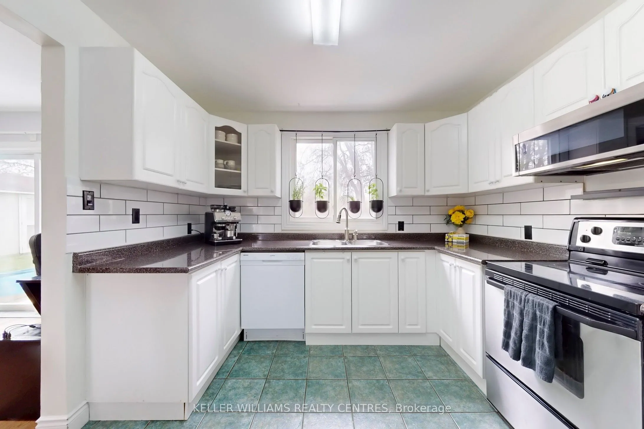 367 Adeline Drive, Georgina, ON L4P 3C4