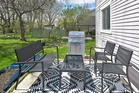 367 Adeline Drive, Georgina, ON L4P 3C4