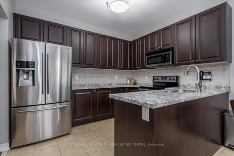 290 Greenwood Drive, Essa, ON L0M 1B4