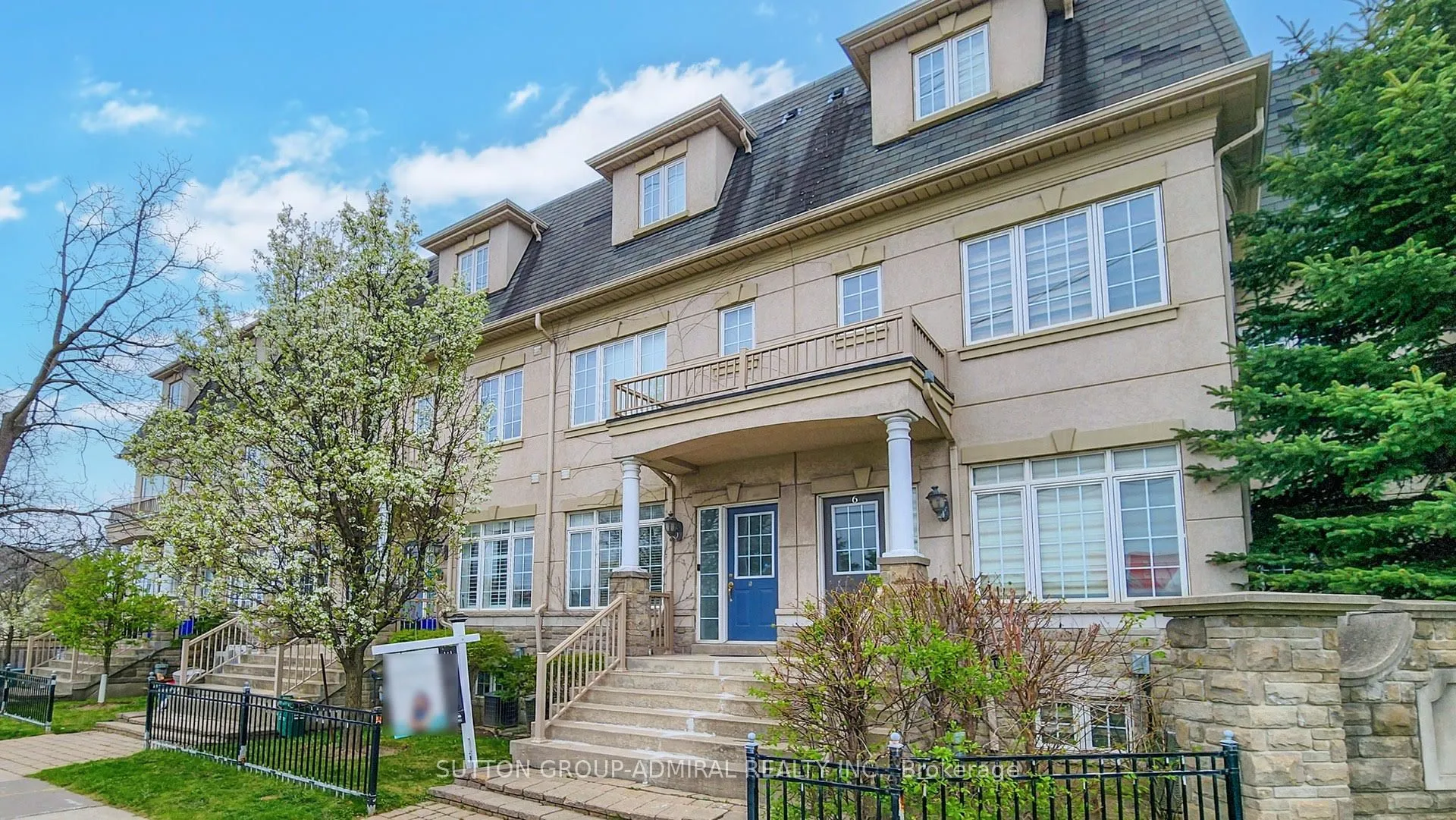 9241 Bathurst Street, Richmond Hill, ON L4C 6C2