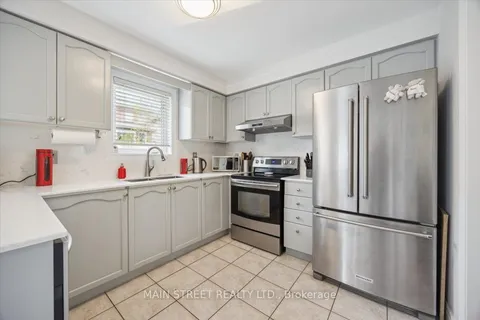 9 Silverstone Crescent, Georgina, ON L4P 4A5