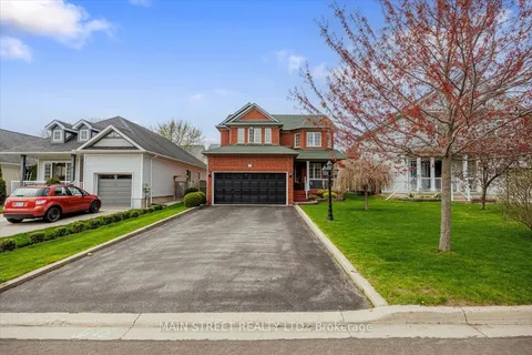 9 Silverstone Crescent, Georgina, ON L4P 4A5