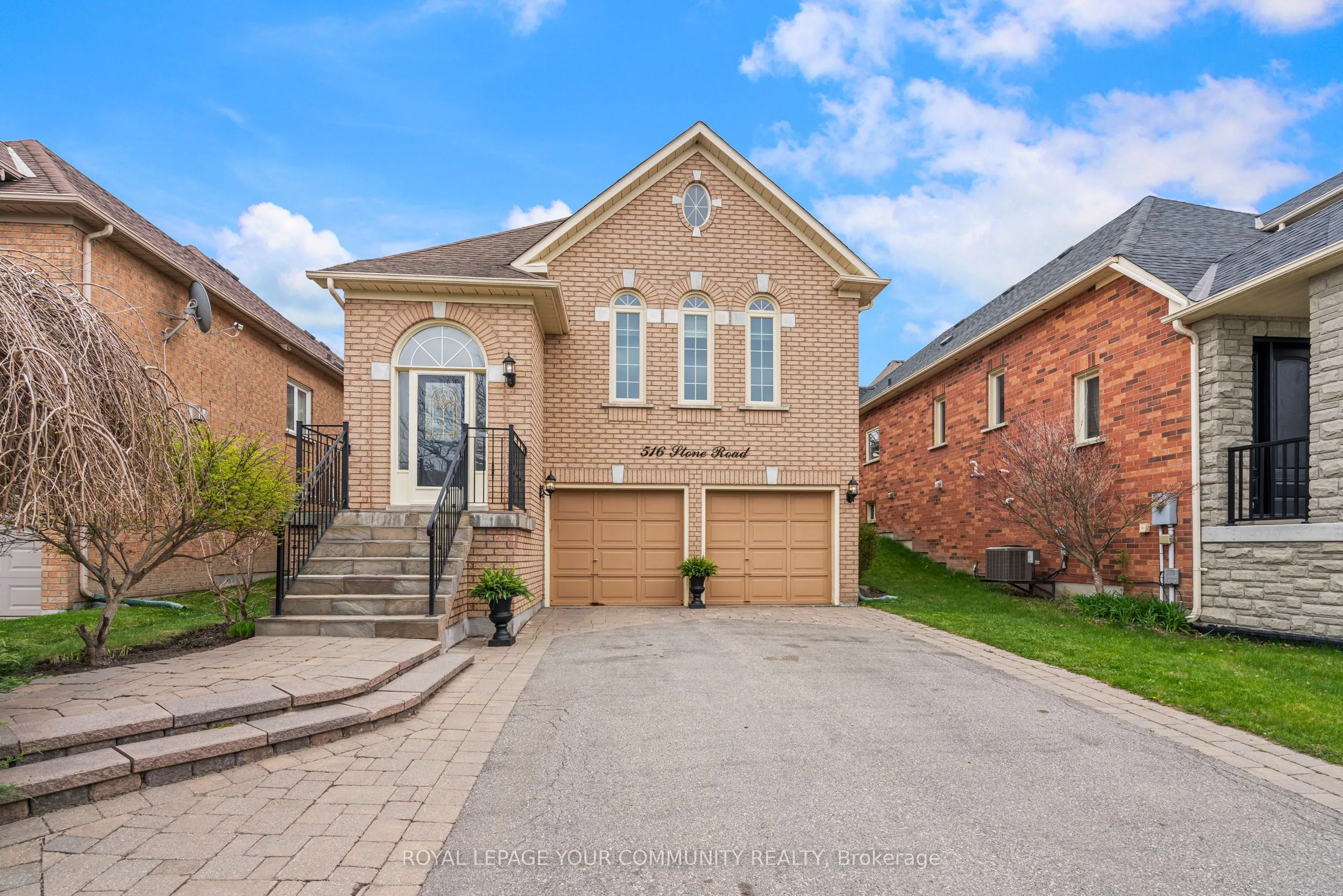 516 Stone Road, Aurora, ON L4G 6Z7
