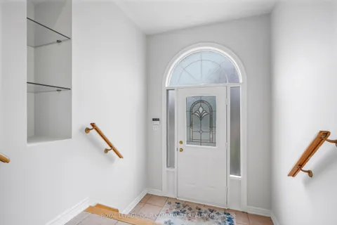 516 Stone Road, Aurora, ON L4G 6Z7