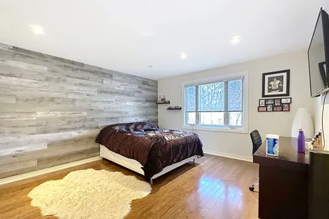 60 Helena Gardens, Vaughan, ON L4J 7A9