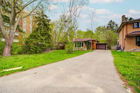 68 Laverock Avenue, Richmond Hill, ON L4C 4J4
