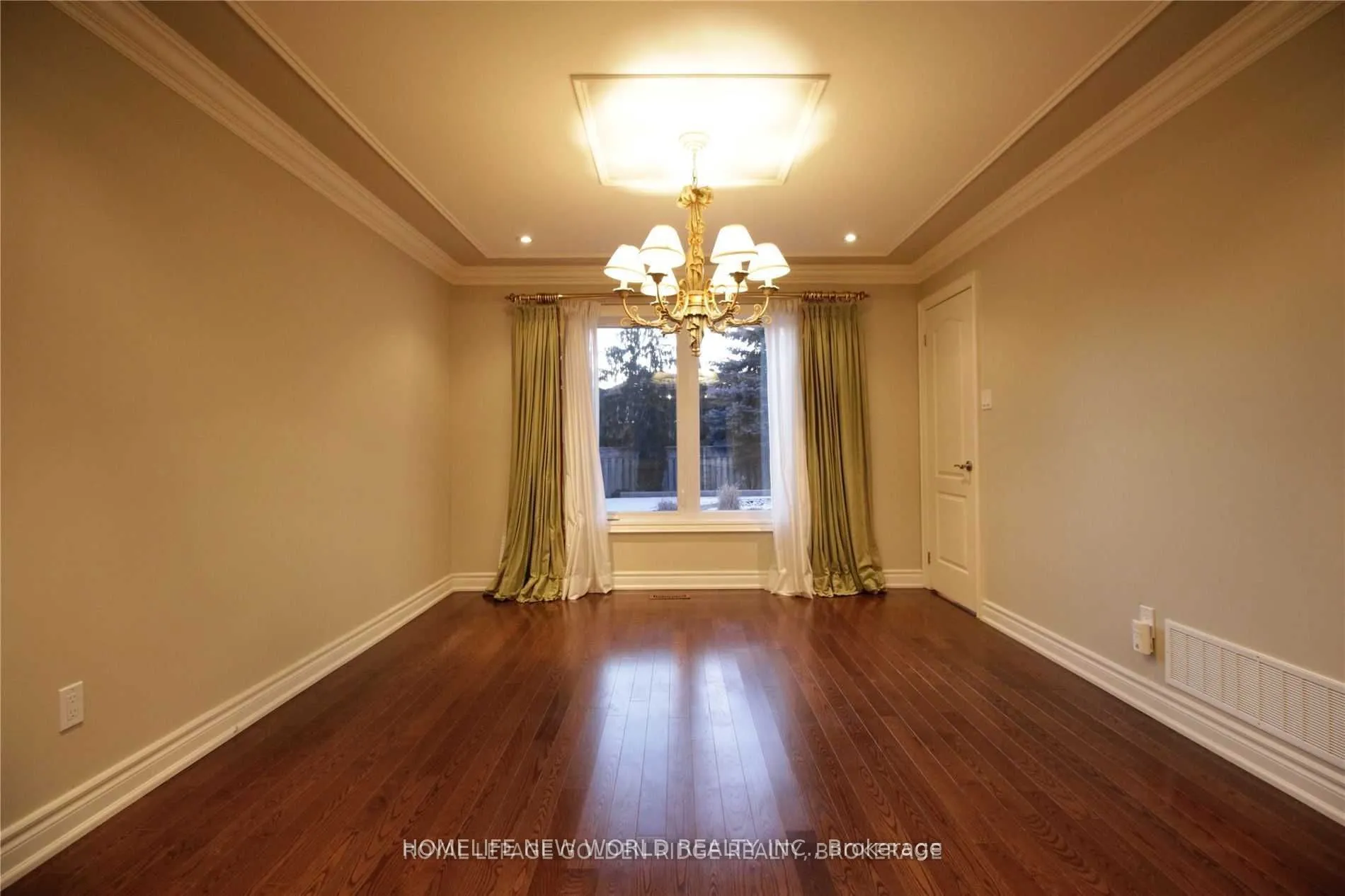125 Aitken Circle, Markham, ON L3R 7L8