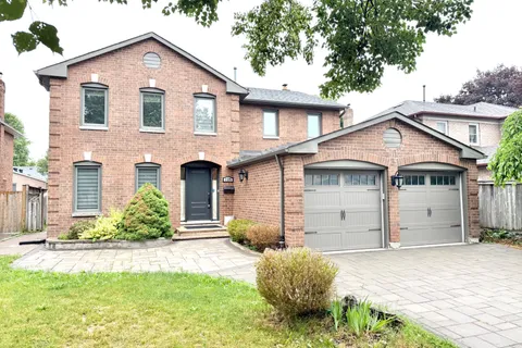 125 Aitken Circle, Markham, ON L3R 7L8