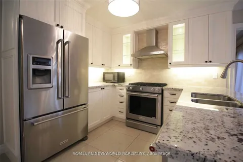 125 Aitken Circle, Markham, ON L3R 7L8