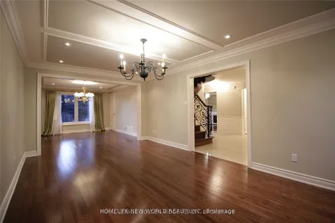 125 Aitken Circle, Markham, ON L3R 7L8