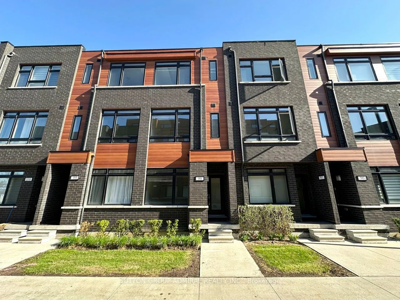 370D Red Maple Road, Richmond Hill, ON L4C 6P5