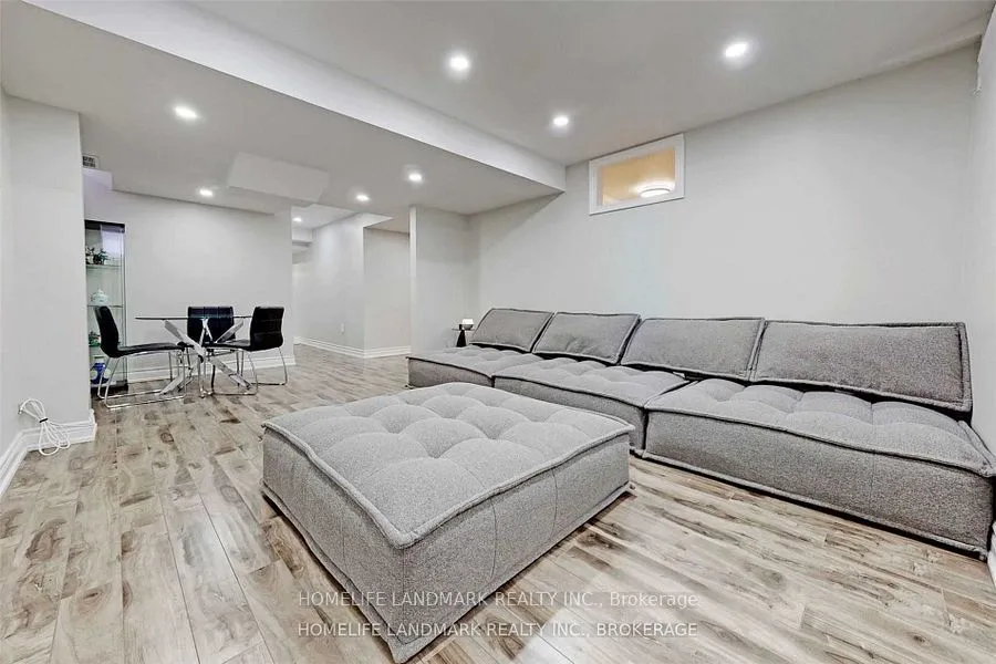 172 DISTRICT Avenue, Vaughan, ON L6A 0Y3