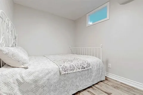 172 DISTRICT Avenue, Vaughan, ON L6A 0Y3