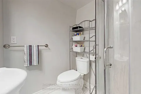 172 DISTRICT Avenue, Vaughan, ON L6A 0Y3