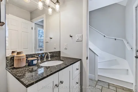 273 Rogers Road, Newmarket, ON L3Y 1G5
