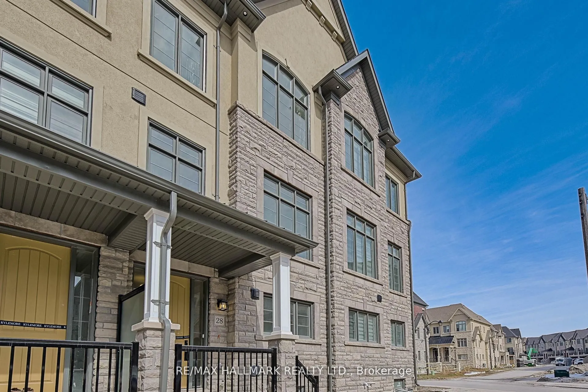 28 Gardeners Lane, ON L6C 3L5