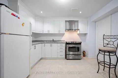 212 19th Avenue, ON L4E 3P6