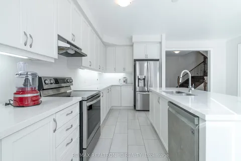 17 Hitching Post Lane, ON L4P 0H9