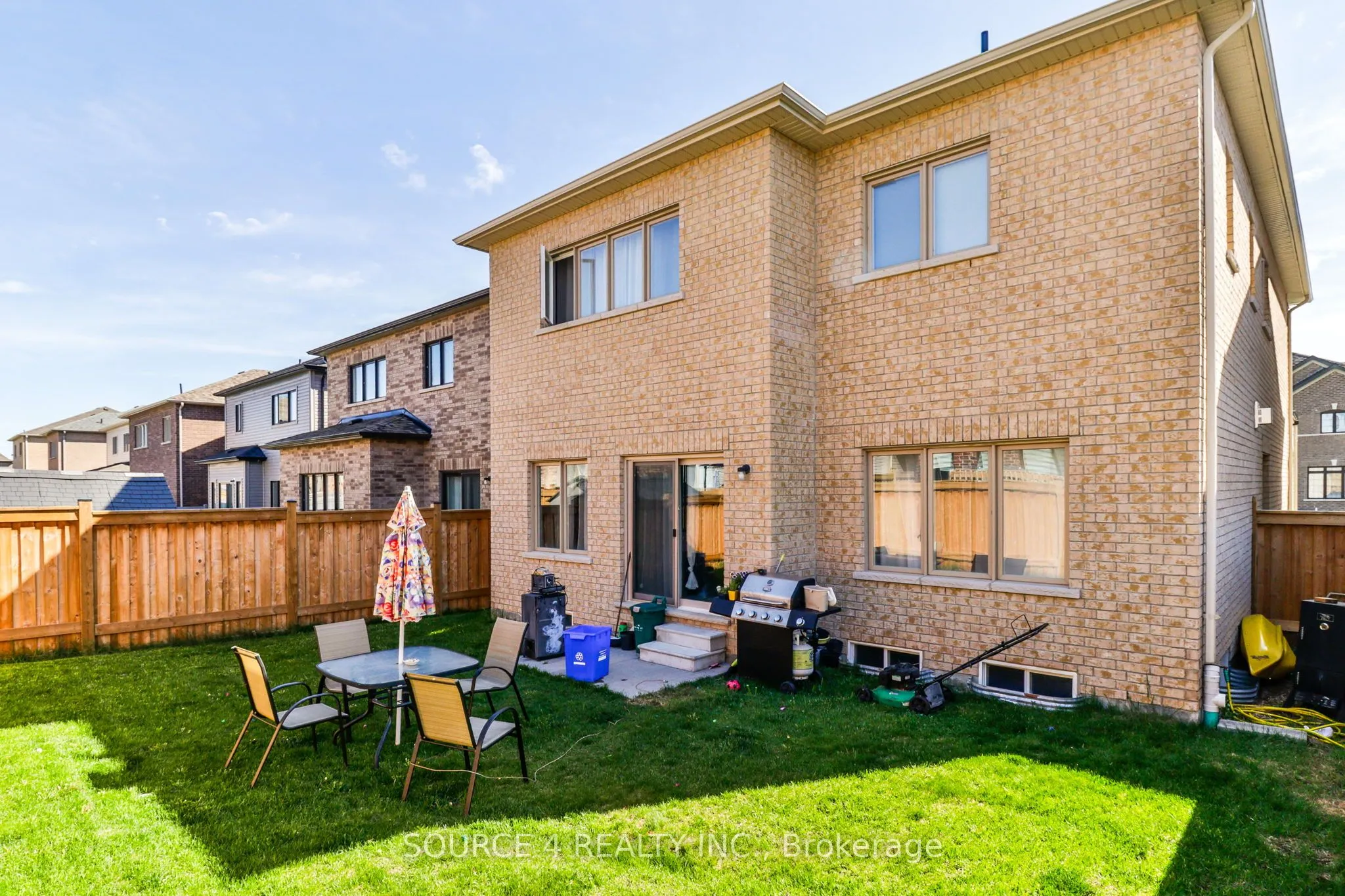 376 Danny Wheeler Boulevard, ON L4P 0K2