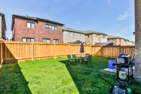 376 Danny Wheeler Boulevard, ON L4P 0K2