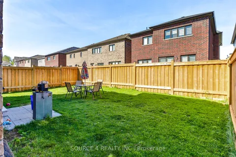 376 Danny Wheeler Boulevard, ON L4P 0K2