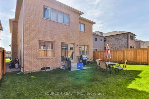 376 Danny Wheeler Boulevard, ON L4P 0K2