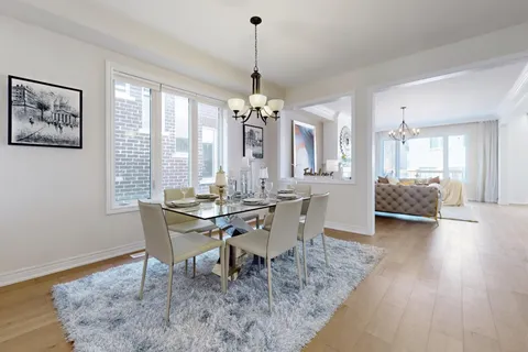 16 Eastgrove Square, ON L9N 0R2