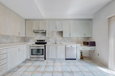 73 Hollywood Hill Circle, ON L4H 2P4