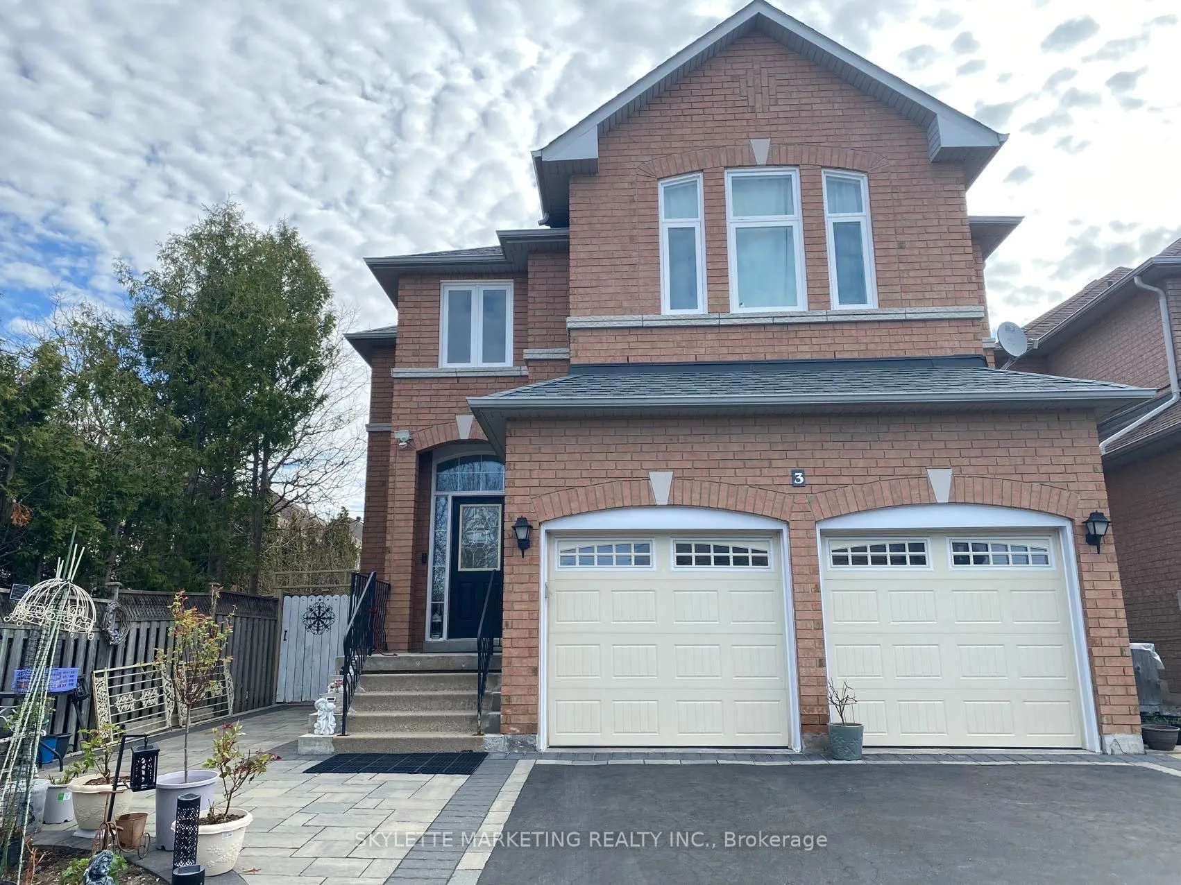 3 Twin Oaks Drive, ON L6C 2C6
