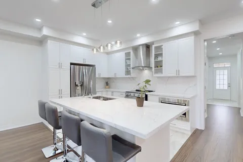 22 Casserley Crescent, ON L0G 1W0