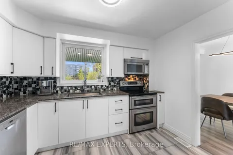 202 Penn Avenue, ON L3Y 2S5