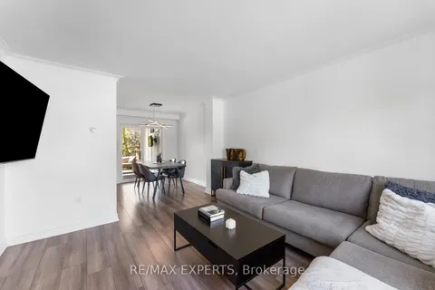 202 Penn Avenue, ON L3Y 2S5