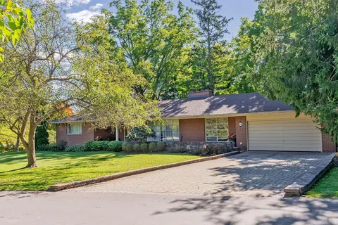 2 Savannah Crescent, ON L3P 2V1