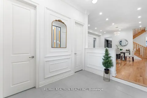 57 Betty May Crescent, ON L9N 1S2