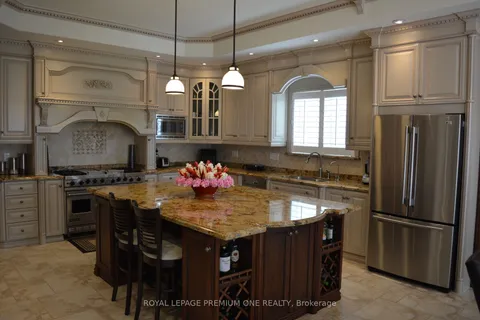 15 Frini Court, ON L4H 1H2